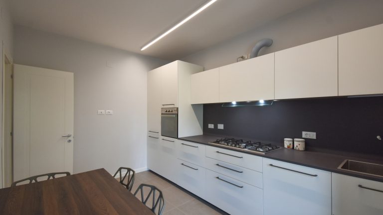 Via Venzone Trieste Cngroup cucina luce led